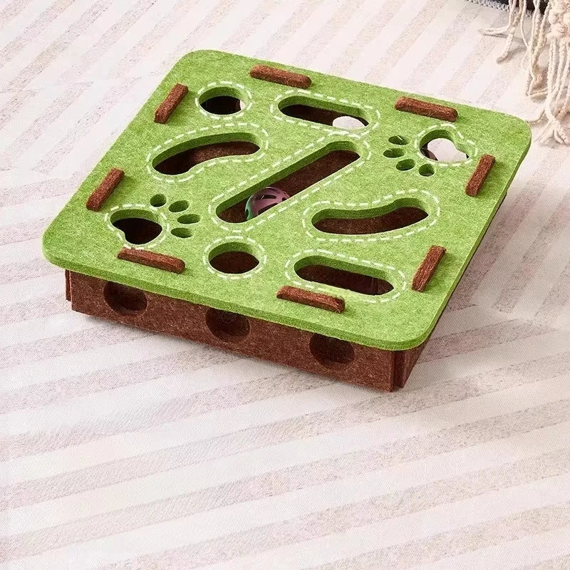 Brinquedo puzzle de feltro para gatos com bolinha interativa, ideal para estimular a caça, o exercício e o entretenimento dentro de casa