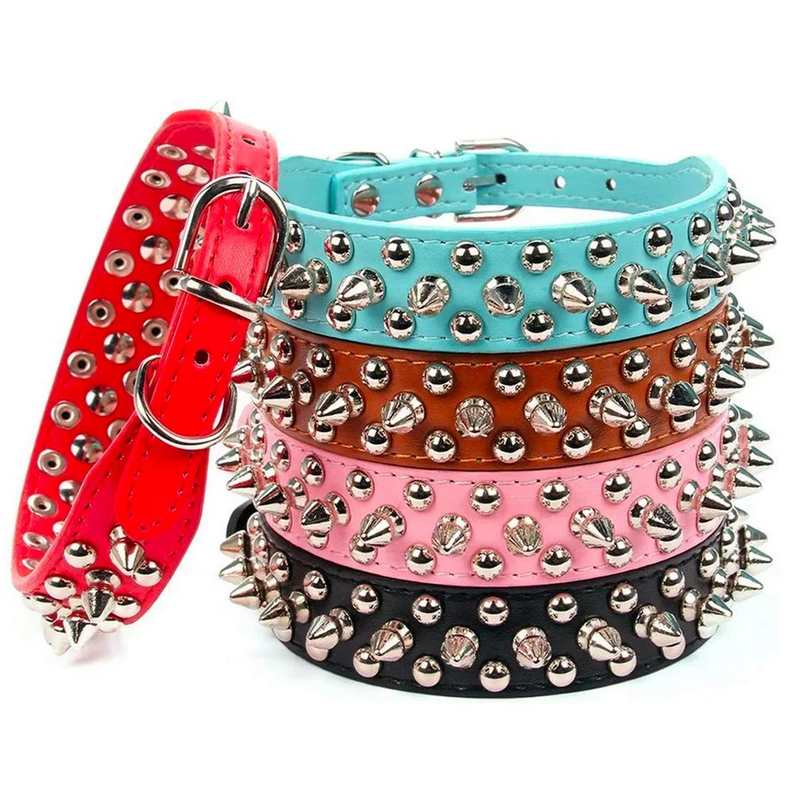 Coleira ajustável de couro PU em estilo punk com espinhos e rebites metálicos para cães pequenos e gatos.