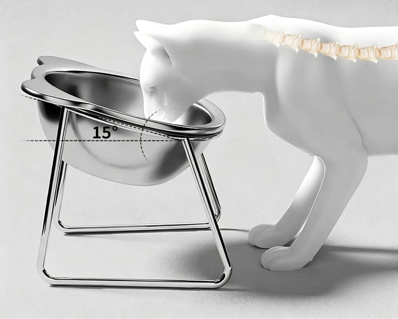 Comedouro elevado para gatos em aço inoxidável 304 com inclinação ergonômica de 15 graus e base resistente para alimentação confortável.
