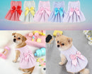 Vestido floral estilo princesa para cachorro e gato de pequeno porte, confeccionado em tecido leve e respirável, ideal para passeios, festas e dias de verão.